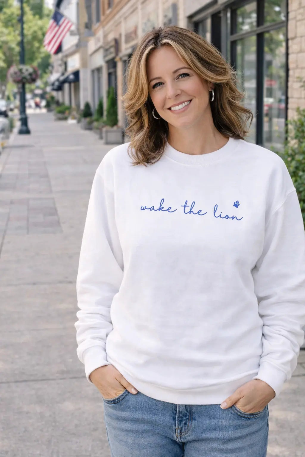 Wake the Lion Sweatshirt TP
